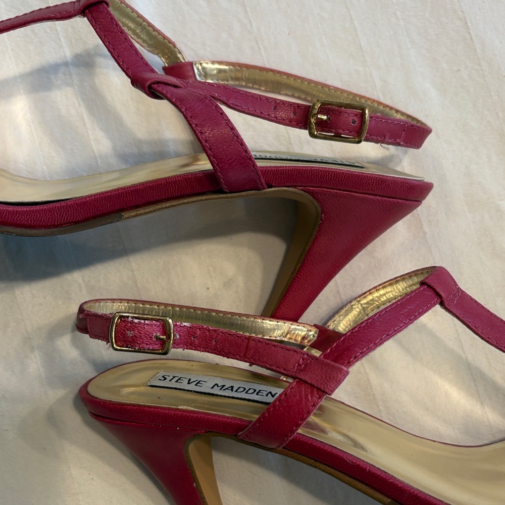 Steve Madden Women's Fuchsia Sandals - Picture 6 of 9